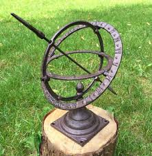 Antikas Kleine Sonnenuhr Als Hubsche Terrassen Dekoration Schattenuhr Gartenfiguren Amazon De Garten Http Amzn To 2plkw3 Mit Bildern Gartenfiguren Sonnenuhr Garten