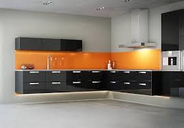 ملف كامل عن دهانات وخشب المطبخ وكيفيه الاختيار الانسب لكي