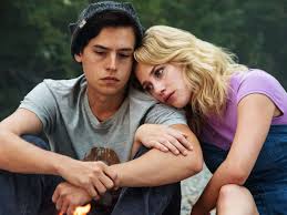 4.6 out of 5 stars. Riverdale Drehbuchautor Teilt Schlechte Nachrichten Zur 4 Staffel Mit Serien