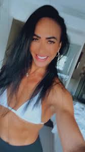 Eve Howe (@globalphysique)