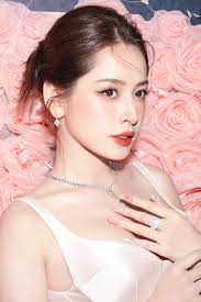 Chi Pu mở quán phở thứ 2 ở Trung Quốc: Fan xếp hàng đông nghẹt chờ vào