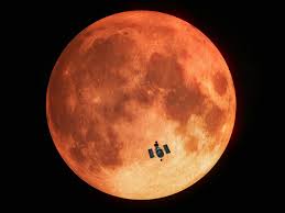 Today's moon phase is waning gibbous. Hubble Just Captured A Lunar Eclipse For The First Time Ever
