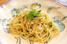 Spaghetti Aglio E Olio La Petite Bette Blogue De Recettes Faciles Recette Recette Gourmande Recette Pate