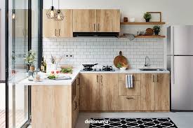 Apabila dapur tanpa memakai kitchen set sedangkan mengingat model rumah minimalist dan ruangannya itu terbatas, maka apabila ruang dapur jangan salah, walaupun dapur yang ukurannya mungil bisa kalian desain dengan baik tanpa adanya kitchen set. Kitchen Set Dapur Apakah Perlu Untuk Dapur Fungsional