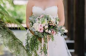 A combination of the freshest flowers, quality independent florists and beautiful floral arrangements make this online florist hard to beat for quality, value and service. Wedding Blooms