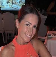 Elana Mandel's Instagram, Twitter & Facebook