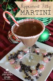 If You Love Minty Hot Chocolate You Are Going To Love This Peppermint Patty Chocolate Martini Re Martini Recipes Easy Peppermint Hot Chocolate Martini Recipes