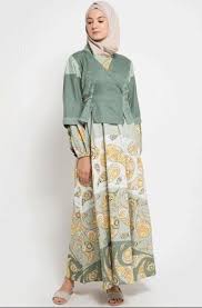 Yuk langsung cek saja artikel kamini beirkut. Gambar Model Baju Batik Guru Wanita