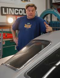 Chip Foose - Thiết kế và chế tạo xe độ H๏τ Rod theo yêu cầu