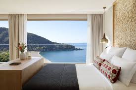 Relax in your private pool and enjoy views of the caribbean sea or pitons, or venture out to try one of the many island excursions the hotel offers. Marbella Elix Griechenland Jetzt Bei Journey D Luxe Buchen