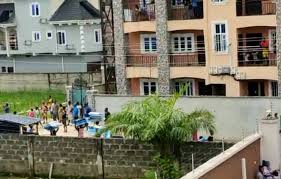 Would you rather call us? Hoodlums Attack Warehouse In Lagos And Cart Away Valuable Home Appliances Video Ng News Hub