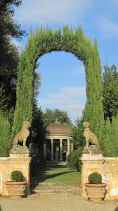Poo Garden Gate Reference Create Layered Symmetrical Framing Of The Gate Columns Pots Plants Statuary Garden Pool Garden Gates Tuscan Villa