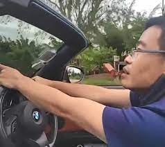 2 หนุ่ม ซิ่ง bmw ยางแตก เสียหลัก ชนเสาสัญญานไฟจราจร ถ.เพชรเกษม นครปฐม ถูกไฟคลอก และกระเด็นออกนอกรถ ดับคู่ Botd9tv8b2cq5m
