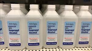 15 Ways To Use Rubbing Alcohol Rubbing Alcohol Alcohol How To Clean Mirrors