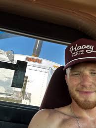 A little ZB from tonight's Stump Session. #music #zachbryan #orange #yeti