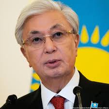 Tokayev dice a Putin que la guerra en Ucrania debe terminar