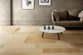 Coem produce piastrelle e ceramiche per pavimenti da interno e da esterno, rivestimenti in gres porcellanato dall'effetto marmo. Fossilia Ceramiche Coem