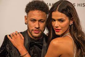 With tenor, maker of gif keyboard, add popular bruna marquezine animated gifs to your conversations. Neymar Defends Ex Bruna Marquezine After Jealous Model Is Trolled Over Psg Ace S Kiss With Pop Star Anitta
