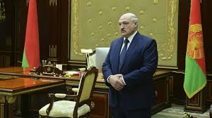 Lukaschenko regiert weiter völlig unbeeindruckt von den massenprotesten. 6 Monate Proteste Weissrussland Polizei Drangsaliert Sogar Kinder Krone At