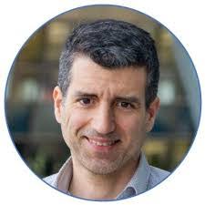 Julio Saez's Instagram, Twitter & Facebook