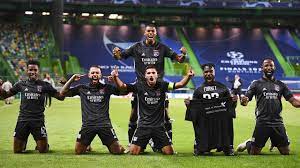 Xherdan shaqiri con la camiseta del olympique de lyon.twitter ol. Champions League Olympique Lyon Fordert Fc Bayern Munchen