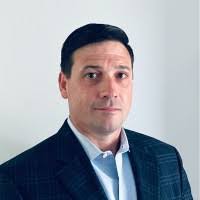 Shawn Hollister's Instagram, Twitter & Facebook