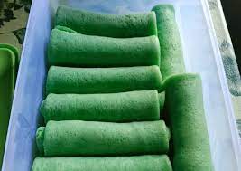 Kue dadar gulung terbuat dari tepung terigu, garam, telur, kelapa dan juga santan. Resep Lezat Dadar Gulung Simpel