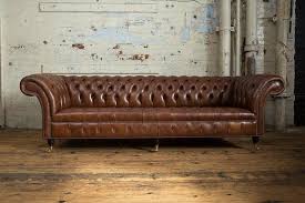 Wenn die armlehnen von montparnasse leicht schräg gestellt sind, lädt das modell regelrecht optisch mit offenen armen zum darauf platz nehmen ein. Design Chesterfield Edles 4 Sitzer Sofa Premium Klasse Leder Braun Polster Couch Neu Bei Jv Moebel