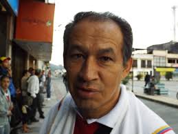 Madrugan por autorizaciones médicas