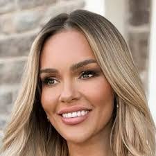 Heather Kuntz's Instagram, Twitter & Facebook