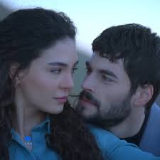 Feride, Sera e Yaşar Gündem. 📸 #Hercai #FerideÇetin #SeraKutlubey  #YaşarGündem