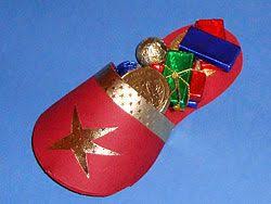 Einen Schuh Basteln Basteln Gestalten Nikolaus Basteln Weihnachtsgeschenke Selber Basteln Basteln Weihnachten Mit Kindern Papier