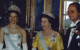 Greville Chandelier Earrings Therese