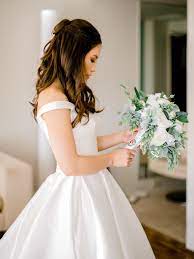 Every bride is different and cares about different things. Real Vs Artificial Wedding Flowers On Your Big Day Articles Easy Weddings