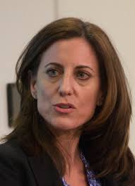 Lara Brown's Instagram, Twitter & Facebook