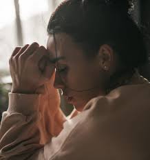 Why Does My Head Feel Heavy? 8 Reasons Why Your Head Feels Heavy