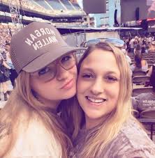 I am looking for a place locally that does helix piercings. Is there  anywhere in the Astoria/Seaside area? TIA ❤️