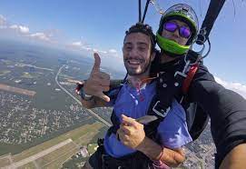 Tandem skydiving prices in virginia are pretty representative of the cost of tandem skydiving anywhere you happen to go. Best Time Of Year To Go Tandem Skydiving In New York Skydive Long Island
