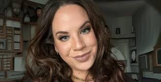 Chelsea Roark's Instagram, Twitter & Facebook