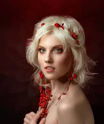 The elegance radiates off the Versace Wallpaper 🤩 Tag someone below who  loves all things Glitz & Glam 💎👇🏼