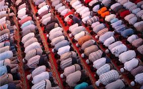 Shalat malam itu 2 rakaat, 2 rakaat. Berapa Jumlah Rakaat Sholat Tarawih Sesuai Sunnah Rasul Media Harapan