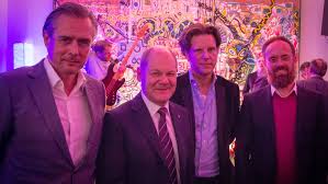 Bei einer demonstration gegen den umgang der stadt hamburg mit afrikanischen flüchtlingen ist das haus von bürgermeister olaf scholz in mitleidenschaft gezogen worden: Serviceplan Agenturgruppe Eroffnet Neues Haus Der Kommunikation In Hamburg
