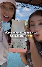 Crumblecookie Moonbeam Ice Cream Backflip