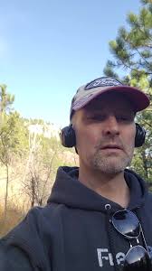 minimalism course  https://theclareyschoolofeconomicphilosophy.teachable.com/p/achieving-minimalism-theory-and-practice-1