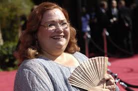 Aline abboud bei der verleihung des 30. Haushalterin Berta Two And A Half Men Schauspielerin Conchata Ferrell Ist Gestorben Kultur Stuttgarter Zeitung