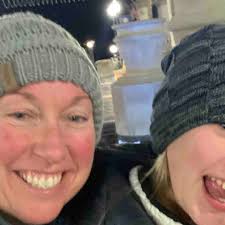 Kelli Earle's Instagram, Twitter & Facebook