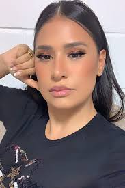 Complete simone mendes 2017 biography. Simone Mendes Revela Vontade De Fazer Cirurgia Plastica Na Barriga Vogue Celebridade