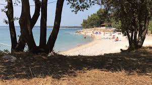 Den hjärtformade halvön istrien vid adriatiska havet tillhör till största delen kroatien men har en stark fläkt av italien. Camping In Istrien Kroatische Halbinsel Mit Dem Camper Roadsurfer Com