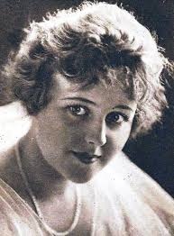 Carol HOLLOWAY : Biographie et filmographie