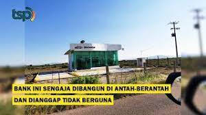 Eng Sub This Bank Was Deliberately Built In The Middle Of Nowhere And Seems Useless Youtube